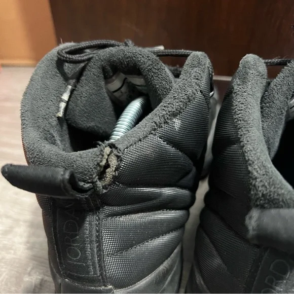 Nike Air Jordan 12 Winterized Triple Black - Picture 7 of 9